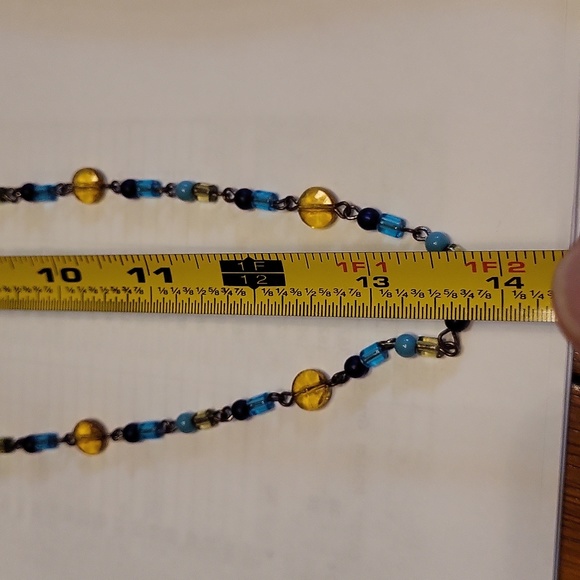 Corinne McCormck, 28", multi color eyeglass holder - Picture 4 of 4